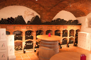 Im Kellergewölbe wurde schon so manche Weinrarität verkostet.