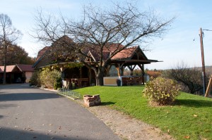 Der Buschenschank Labanz in Oberhaag bietet eine tolle überdachte Terrasse. 