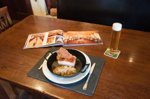 Der Schweinsbraten zergeht sprichwörtlich auf der Zunge. 