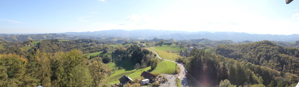 Aussicht von der Kreuzbergwarte in Richtung Süden/Slowenien