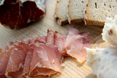 (Süd) Steirisches Kübelfleisch, Weingut Gross (Foto: Ulrike Elsneg)