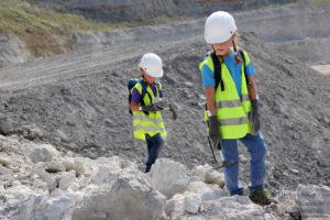 Erlebnis Erdgeschichte - Fossiliensuche in Retznei (c) Ulrike Elsneg TV Die Südsteirische Weinstraße