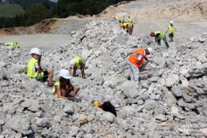 Erlebnis Erdgeschichte - Fossiliensuche in Retznei (c) Ulrike Elsneg TV Die Südsteirische Weinstraße